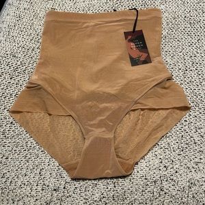 NWT Honeylove Superpower brief